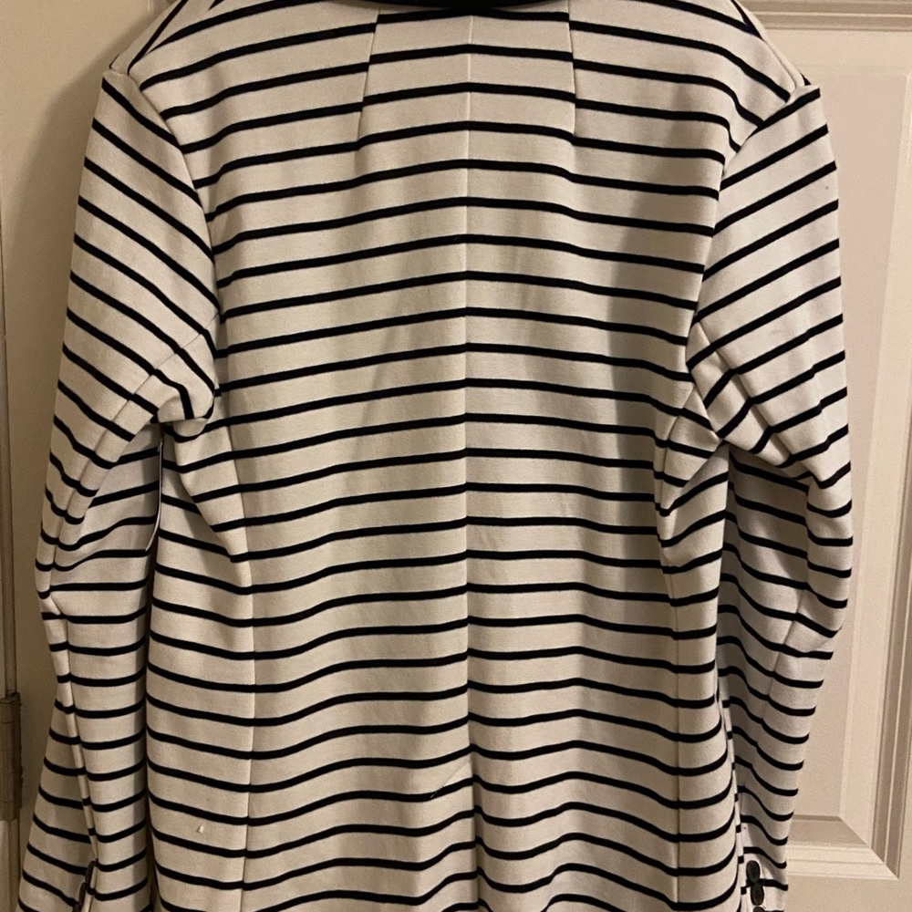 Striped blazer with button closure